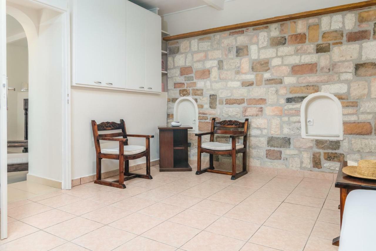 Georgia'S House & Apartment Adamantas  ภายนอก รูปภาพ