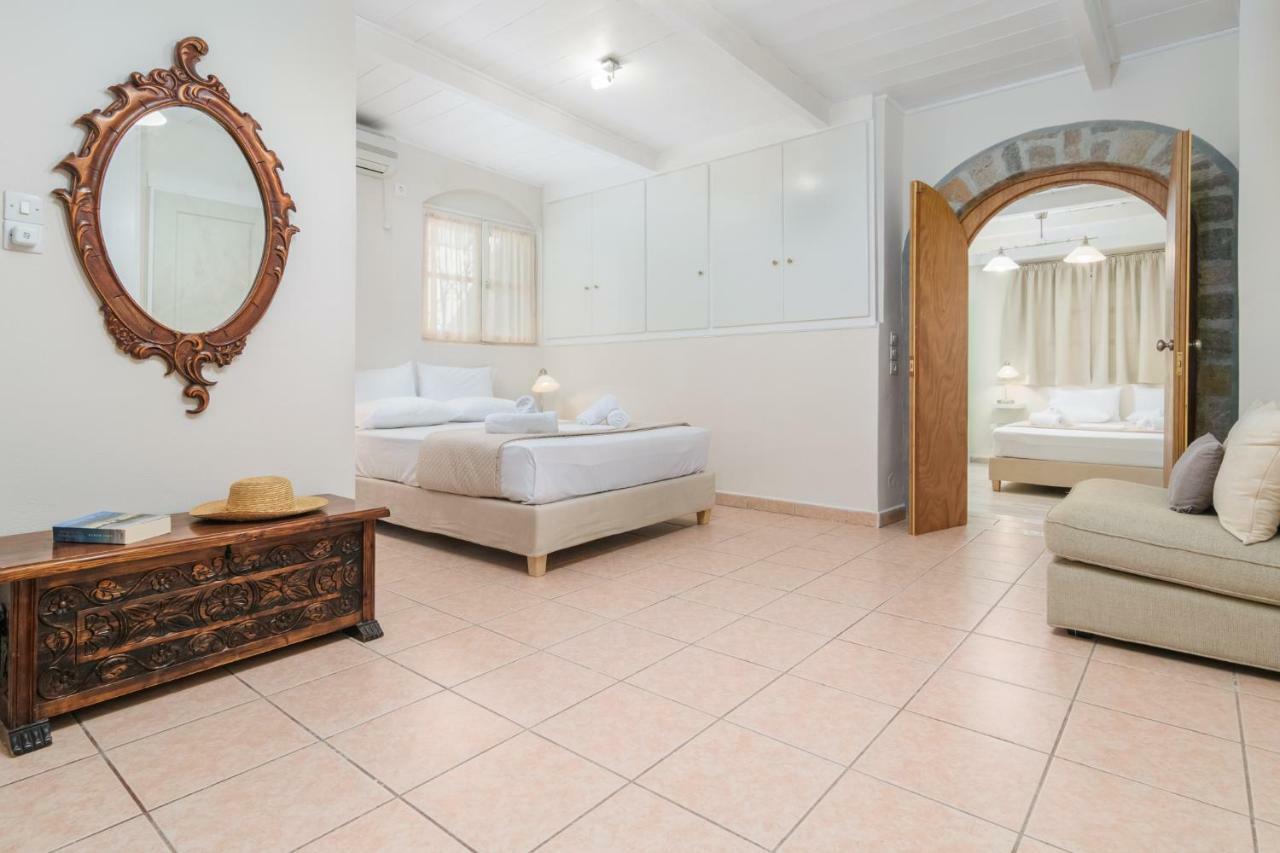 Georgia'S House & Apartment Adamantas  ภายนอก รูปภาพ