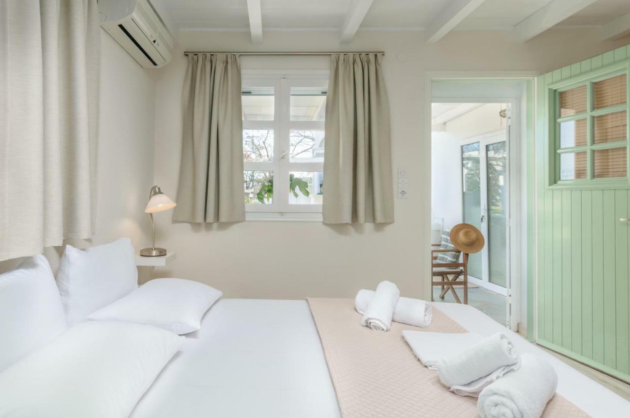 Georgia'S House & Apartment Adamantas  ภายนอก รูปภาพ